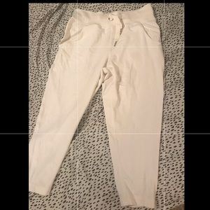 Lulu lemon jogger style leggings cropped